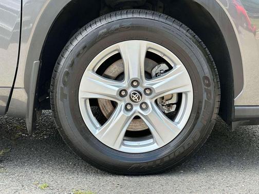 2021 Toyota Highlander LE