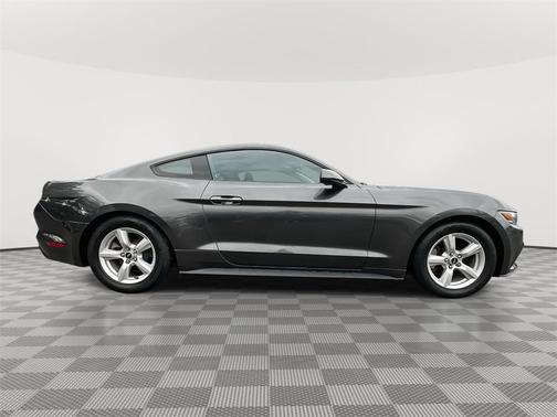 2017 Ford Mustang V6