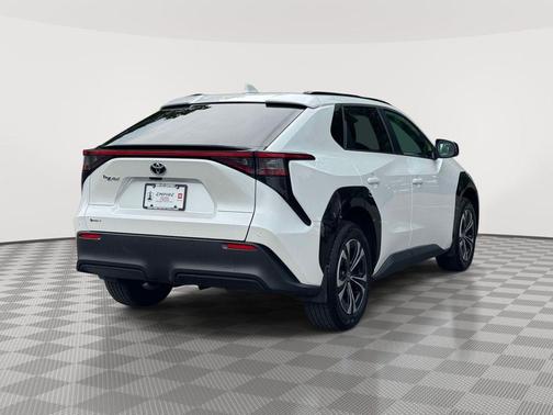 Wind Chill Pearl 2024 Toyota bZ4X XLE