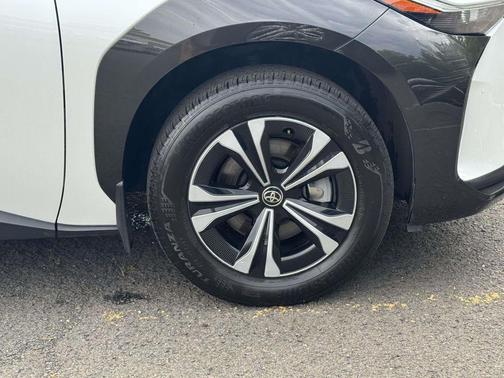 Wind Chill Pearl 2024 Toyota bZ4X XLE