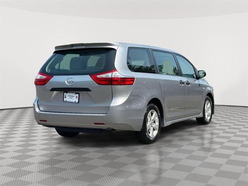 2018 Toyota Sienna L