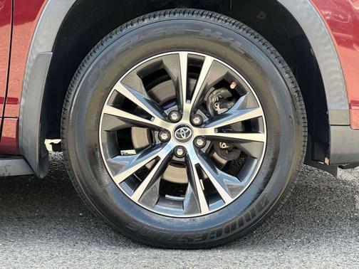 2017 Toyota Highlander LE Plus