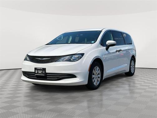 2020 Chrysler Voyager L