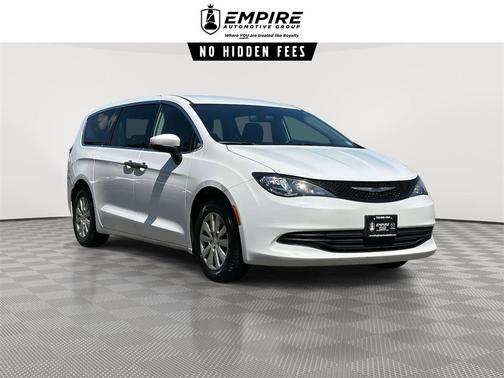 2020 Chrysler Voyager L