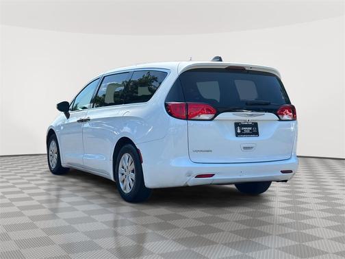 2020 Chrysler Voyager L