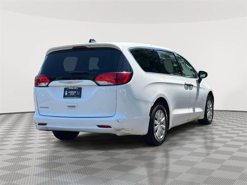 2020 Chrysler Voyager L