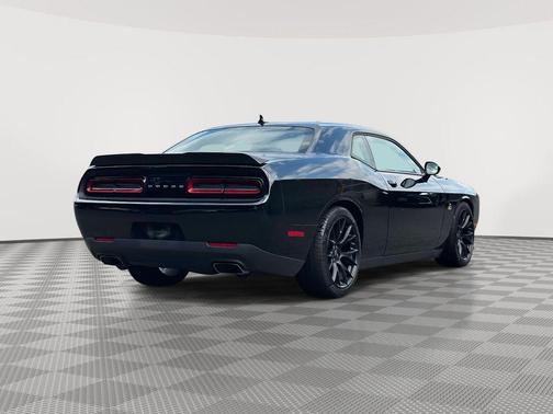 Pitch Black Clearcoat 2019 Dodge Challenger R/T Scat Pack