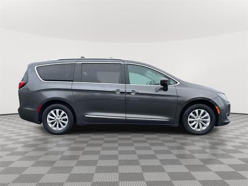 2018 Chrysler Pacifica Touring-L