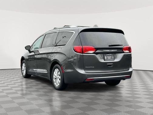 2018 Chrysler Pacifica Touring-L