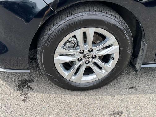 Midnight Black Metallic 2025 Toyota Sienna Limited