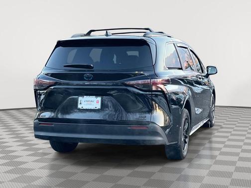 2024 Toyota Sienna Woodland Edition