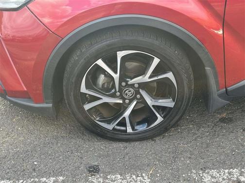 2021 Toyota C-HR XLE