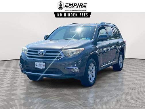 Magnetic Gray Metallic 2012 Toyota Highlander SE