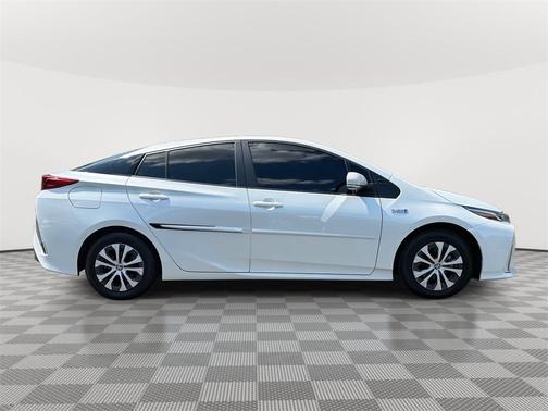 2022 Toyota Prius Prime LE