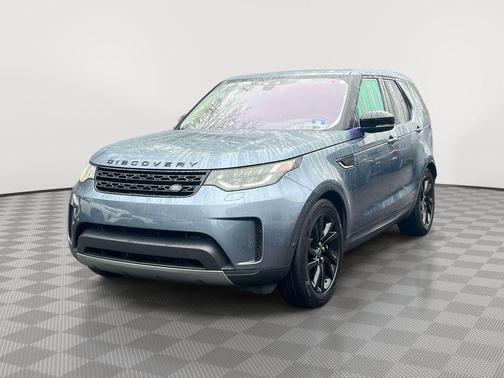 Byron Blue 2018 Land Rover Discovery SE