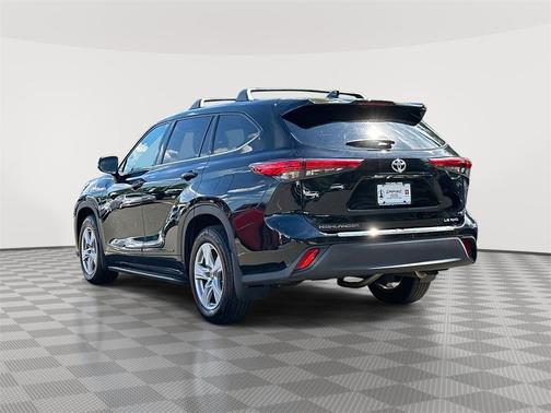 2020 Toyota Highlander LE