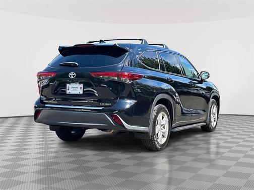 2020 Toyota Highlander LE