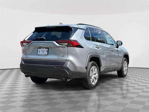 2020 Toyota RAV4 LE