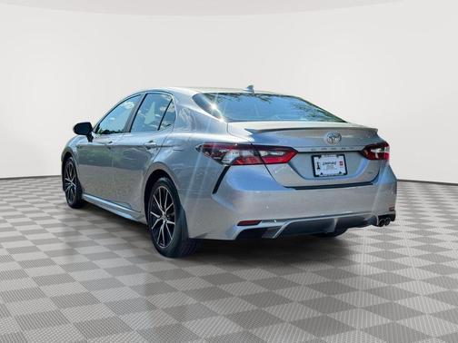 Celestial Silver Metallic 2022 Toyota Camry SE