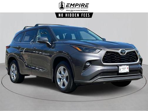 2022 Toyota Highlander LE