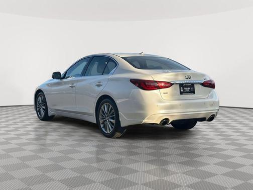 2023 INFINITI Q50 LUXE
