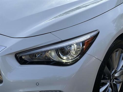 2023 INFINITI Q50 LUXE