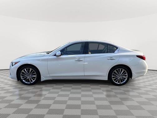 2023 INFINITI Q50 LUXE