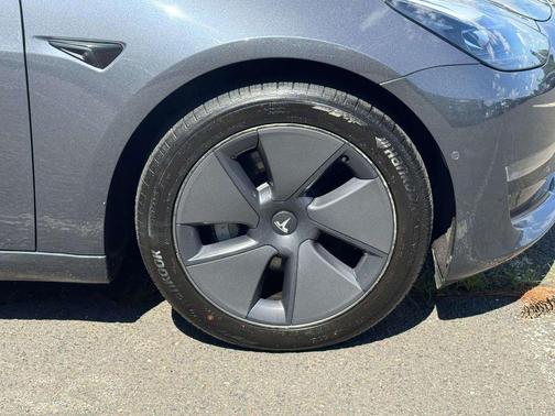 Midnight Silver Metallic 2022 Tesla Model 3 Long Range
