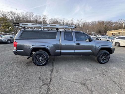 2016 Toyota Tacoma SR