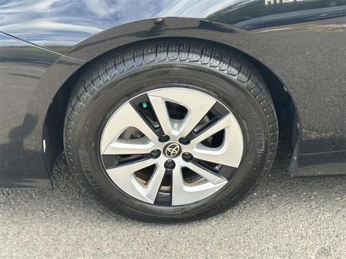 2016 Toyota Prius Three