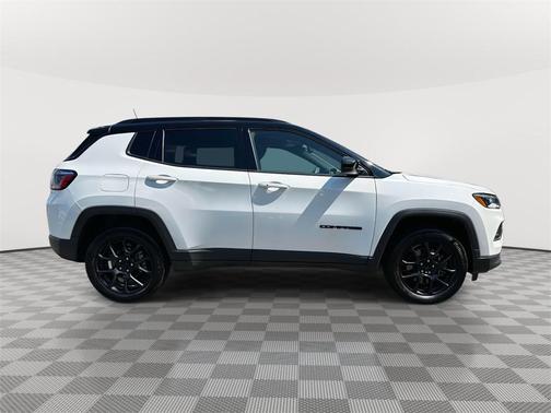 2023 Jeep Compass Altitude
