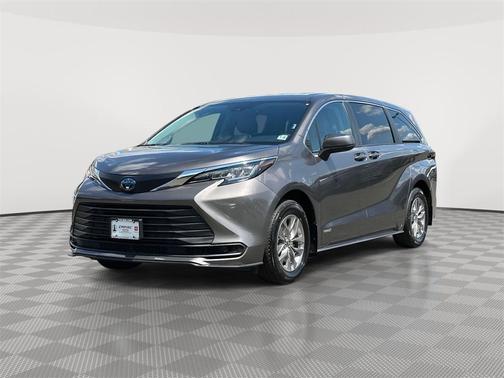 2021 Toyota Sienna LE
