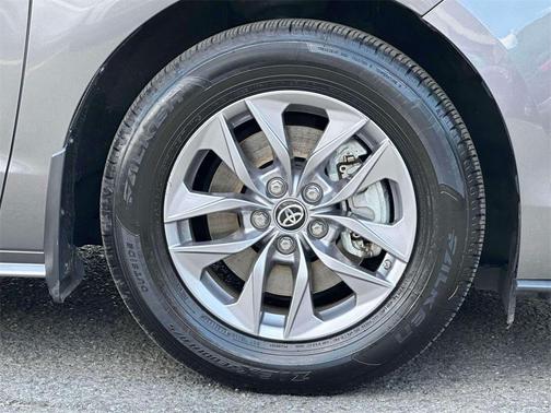 2021 Toyota Sienna LE