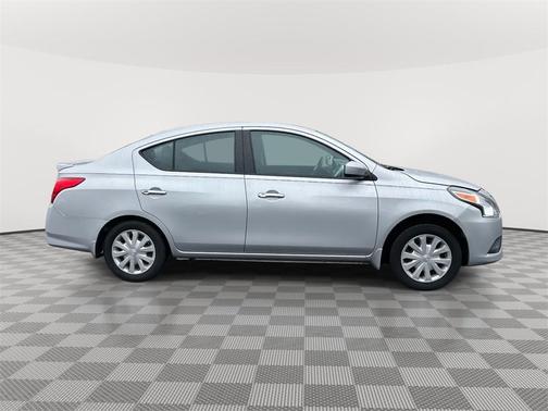 2016 Nissan Versa 1.6 SV
