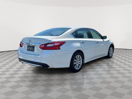 Glacier White 2016 Nissan Altima 2.5 S