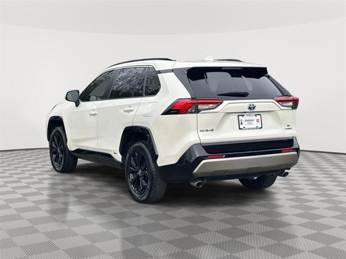 2022 Toyota RAV4 Hybrid SE