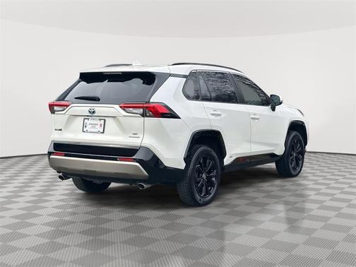 2022 Toyota RAV4 Hybrid SE