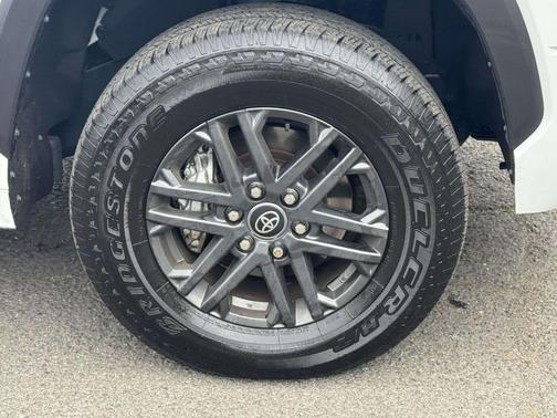 Ice 2025 Toyota Tundra SR5