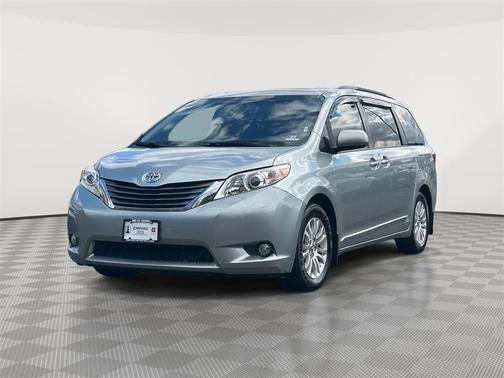 2017 Toyota Sienna XLE