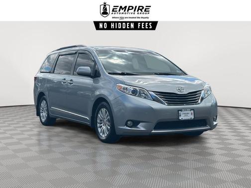 2017 Toyota Sienna XLE