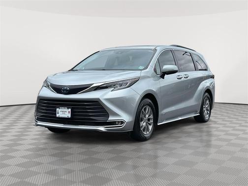 2021 Toyota Sienna XLE