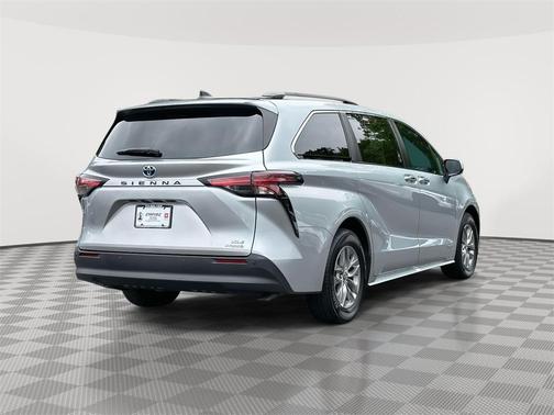 2021 Toyota Sienna XLE