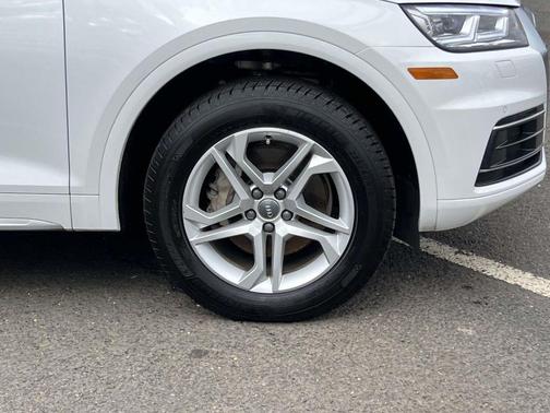 2018 Audi Q5 2.0T Premium Plus