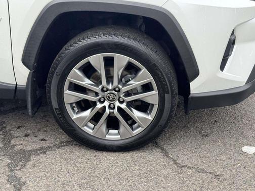 Wind Chill Pearl 2023 Toyota RAV4 XLE Premium