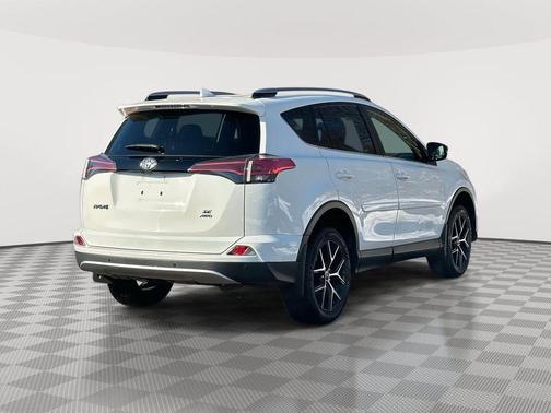 2018 Toyota RAV4 SE