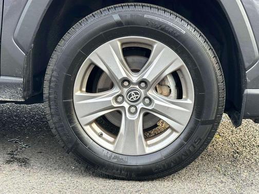 2022 Toyota RAV4 Hybrid LE