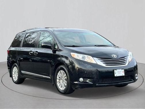 2016 Toyota Sienna XLE