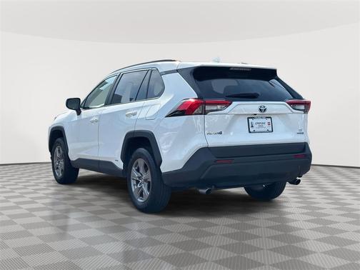 2022 Toyota RAV4 Hybrid LE