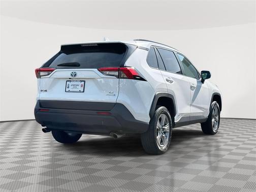 2022 Toyota RAV4 Hybrid LE