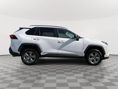 2022 Toyota RAV4 Hybrid LE